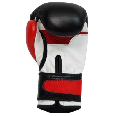 rückansicht der boxhandschuhe dominator 2.0 mit luftlöchern und verstärktem schaumstoff.