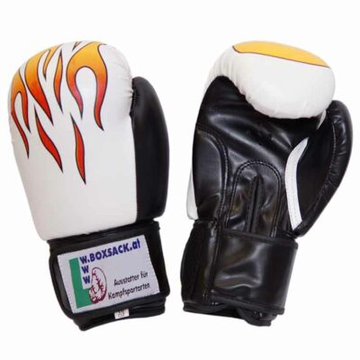 rückansicht der boxhandschuhe strong fire aus kunstleder mit angenähtem daumen und breitem klettverschluss.