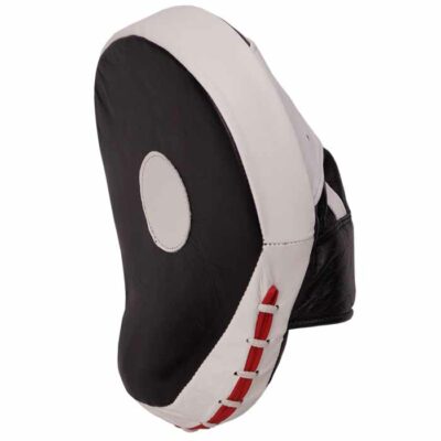 Nahaufnahme der Relax Pratzen mit ergonomischer Fingerführung und hochwertigen Nähten.
