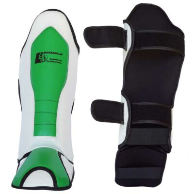 Schienbeinschoner GALAXY in Grün-Weiß mit ergonomischer Passform und Klettverschlüssen.