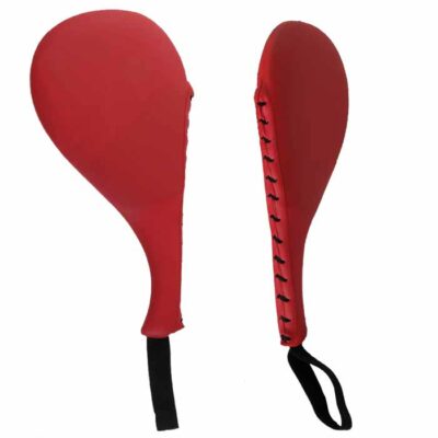 Rotes Kick Pad Typ Single aus PU mit Armschlaufe, leicht und langlebig, für schnelle Kicks geeignet.
