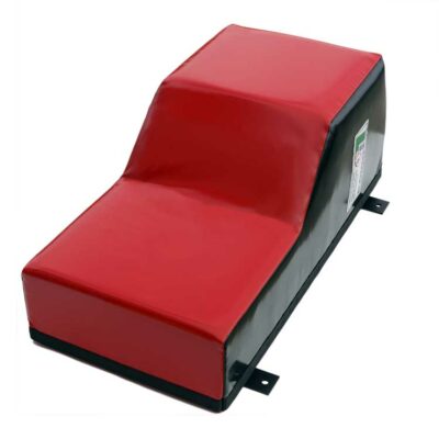 Detailaufnahme des Wandschlagpolsters Uppercut mit Metallbefestigung und reißfestem Material.