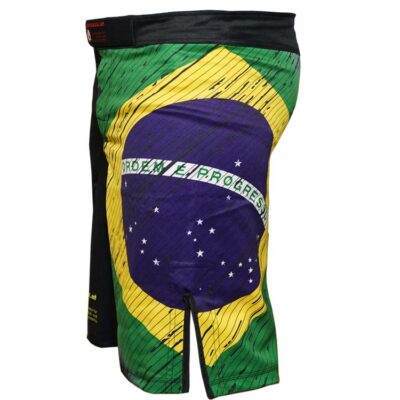MMA Shorts mit Brasilien-Flaggen-Design, elastischem Schrittbereich und hoher Flexibilität für Kampfsport.