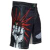 Schwarze MMA-Shorts mit rotem Stern-Design und erhobener Faust, modernes und funktionales Kampfsport-Design.