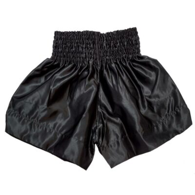 Rückseite der Muay Thai Shorts Black Tiger in Schwarz mit elastischem Bund und weiter Passform.