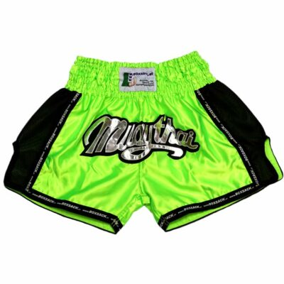 Muay Thai Shorts in Neon-Grün mit schwarzen Mesh-Einsätzen und breitem elastischen Bund.
