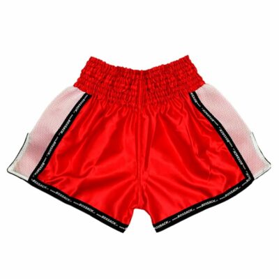 Rückseite der Muay Thai Shorts in Rot mit weißen Mesh-Einsätzen für bessere Luftzirkulation.