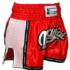 Muay Thai Shorts in Neonrot mit weißen Mesh-Seitenteilen und silbernem „Muay Thai“-Schriftzug.