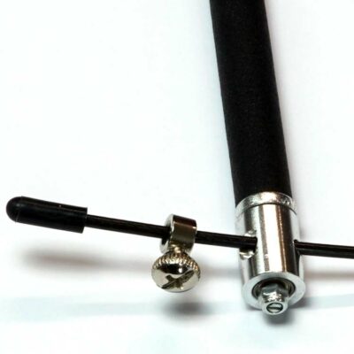 Detailansicht des Springseils Strong mit Kugellager und verstellbarem Stahlseil.