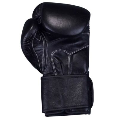 Detailaufnahme der Handgelenkpolsterung und des ergonomischen Designs der HAMMER BOXING Trainingshandschuhe.